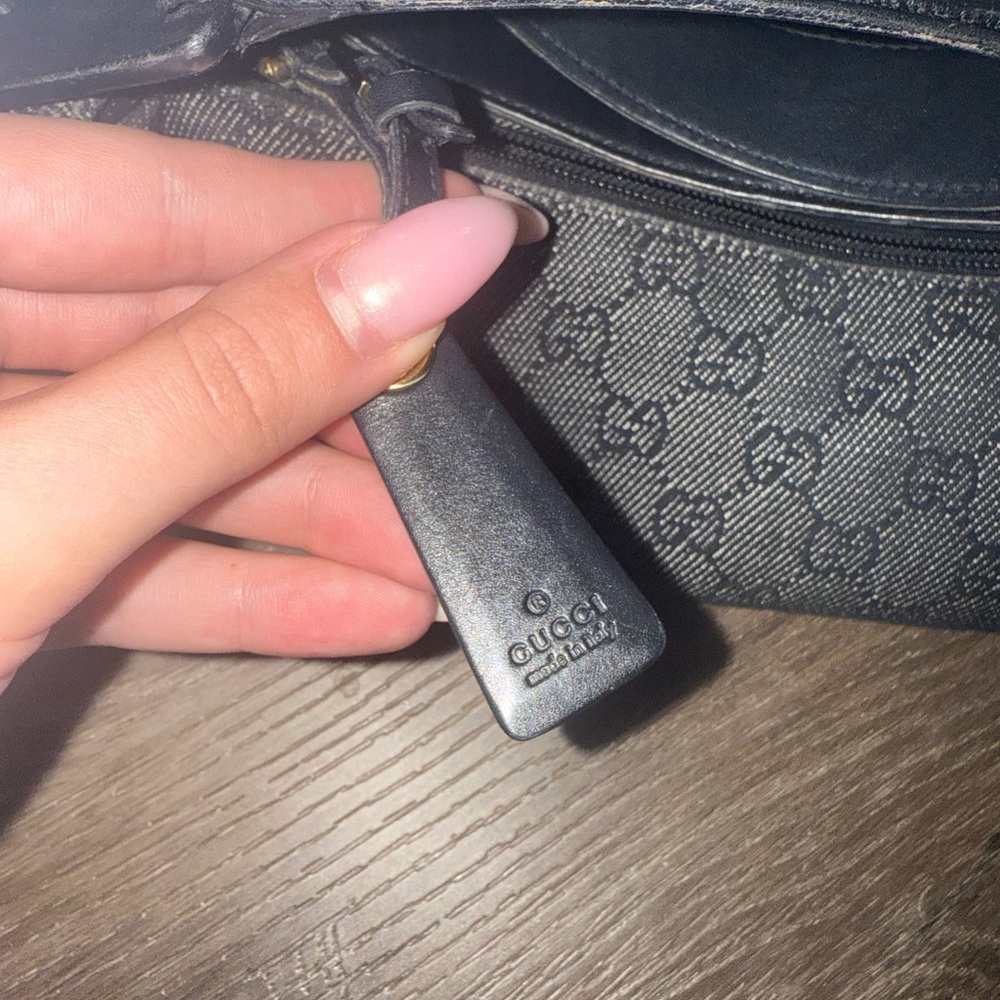 Black Designer Shoulder Bag - Picture 3 of 9